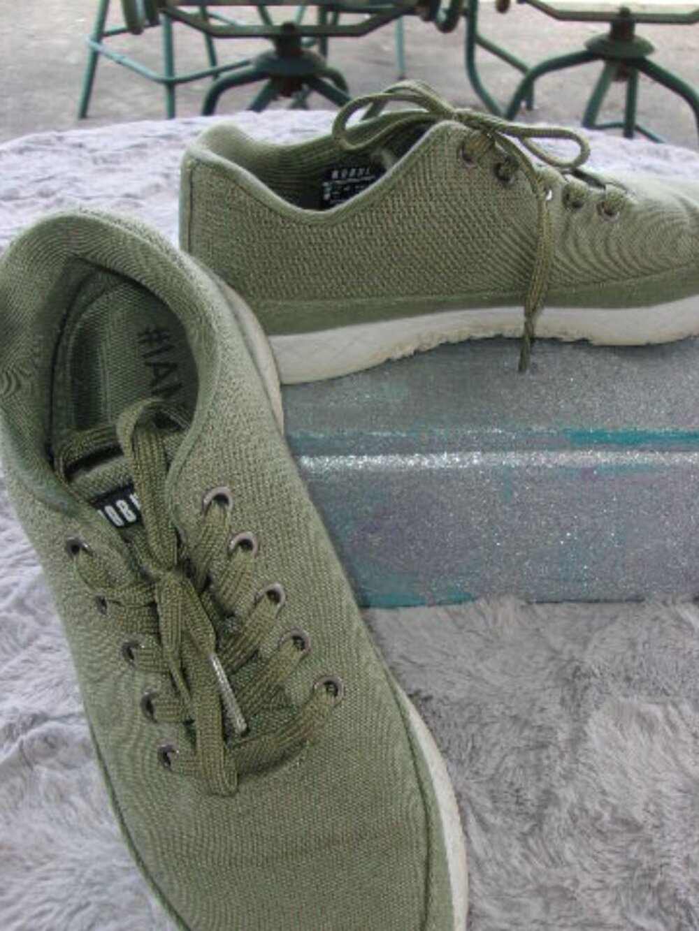 S-208 NOBULL CANVAS TRAINERS IN MOSS GREEN - Picture 2 of 12